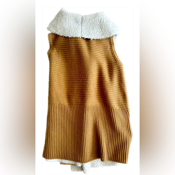 Faux Suede /Sherpa Vest Absolutely Famous - Picture 3 of 4